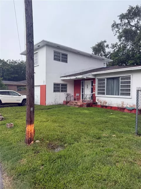 3753 Washington Ave, Miami, FL 33133