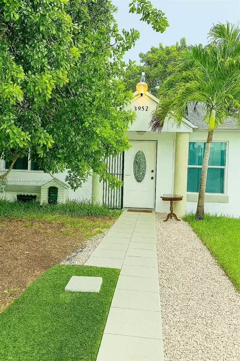 3952 NW 182nd Ln, Miami Gardens, FL 33055