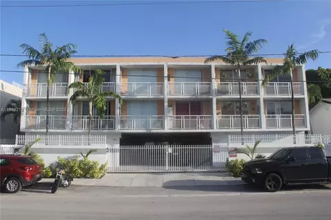 450 SW 3rd St #10, Miami, FL 33130