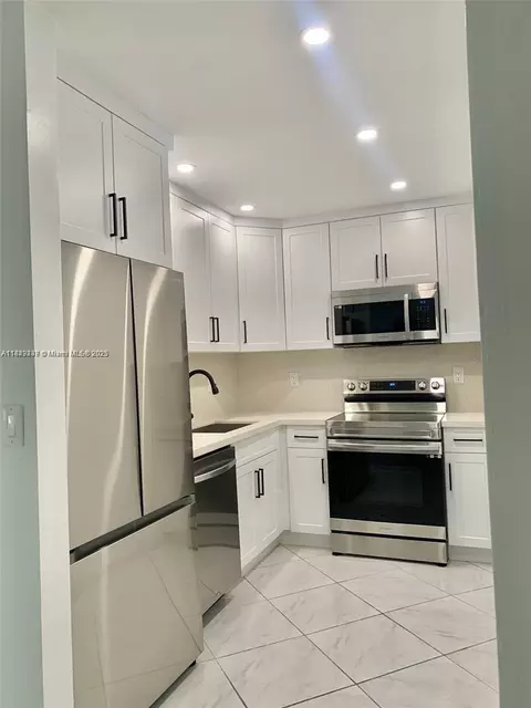 4855 NW 7th St #208-6, Miami, FL 33126