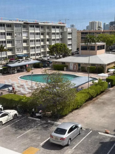 215 SE 3rd Ave #403A, Hallandale Beach, FL 33009