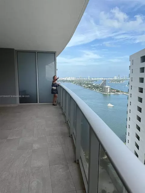 488 NE 18th St #3204, Miami, FL 33132