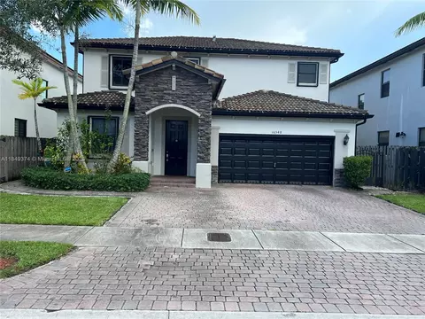 16548 SW 43rd Ln, Miami, FL 33185