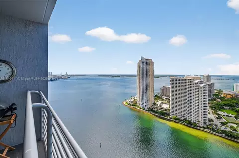 335 S Biscayne Blvd #3501, Miami, FL 33131