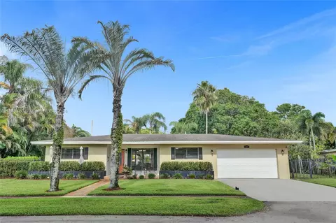 821 Oleander Dr, Plantation, FL 33317