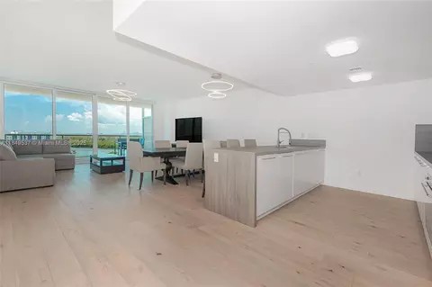 400 Sunny Isles Blvd #1819 ONE LEVEL, Sunny Isles Beach, FL 33160