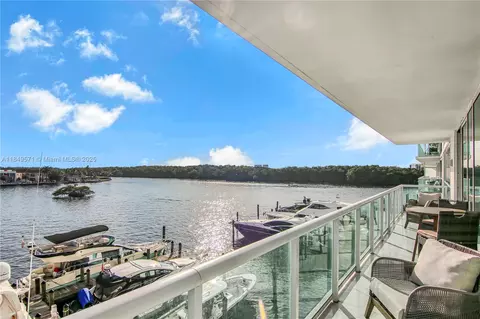 400 Sunny Isles Blvd #307, Sunny Isles Beach, FL 33160