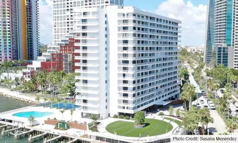 200 SE 15th Rd #4E, Miami, FL 33129