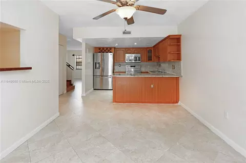 570 NW 109th Ave #1204, Miami, FL 33172