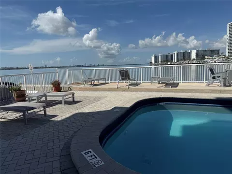 2016 Bay Dr #202, Miami Beach, FL 33141
