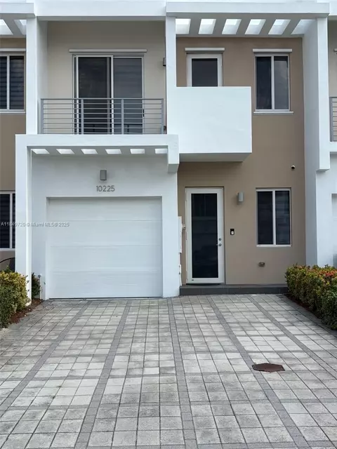 10225 NW 72nd Ter, Doral, FL 33178