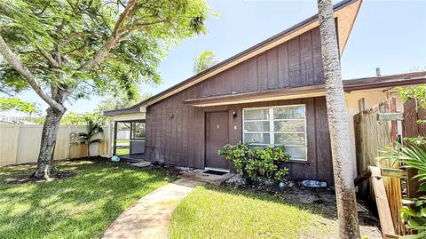 3200 NW 5th Ter #8, Pompano Beach, FL 33064