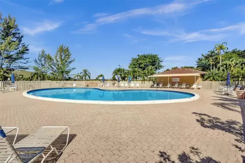 4570 NW 18th Ave #202, Pompano Beach, FL 33064