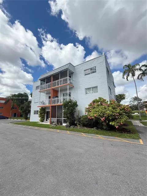 11309 SW 200th St #C213, Miami, FL 33157