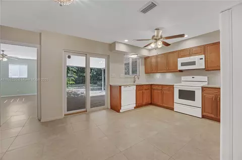 830 SW 18th St, Fort Lauderdale, FL 33315