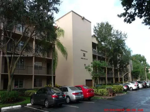 12850 SW 4th Ct #402I, Pembroke Pines, FL 33027