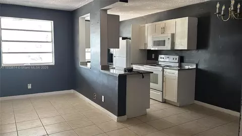 1100 NE 1st Ct #108, Hallandale Beach, FL 33009
