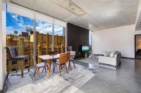 151 SE 1st St #401, Miami, FL 33131