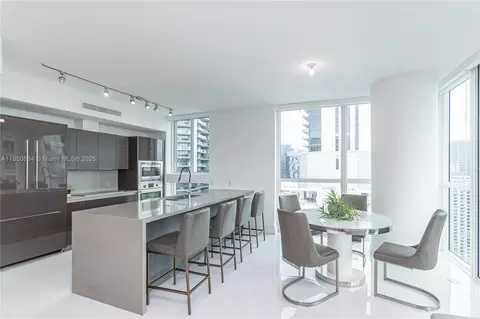 1080 Brickell #3906, Miami, FL 33131