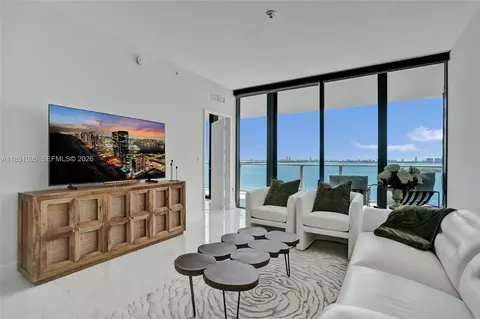 700 NE 24th St #806, Miami, FL 33137