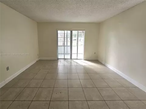 4334 NW 9th Ave #9-1B, Pompano Beach, FL 33064