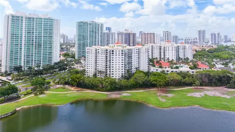 20000 E Country Club Dr #1114, Aventura, FL 33180