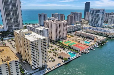 1833 S Ocean Dr #511, Hallandale Beach, FL 33009