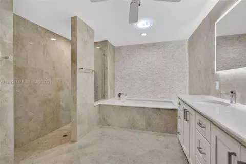 Bath - 257 Ridge Rd, Jupiter, FL 33477 photo 1 of 5