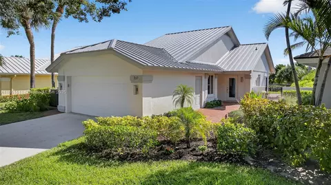Exterior - 257 Ridge Rd, Jupiter, FL 33477 photo 20 of 21