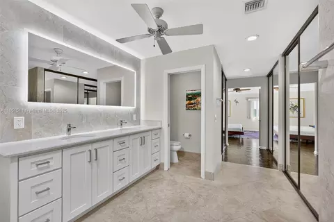 Bath - 257 Ridge Rd, Jupiter, FL 33477 photo 5 of 5