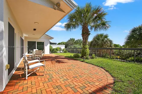 Exterior - 257 Ridge Rd, Jupiter, FL 33477 photo 10 of 21