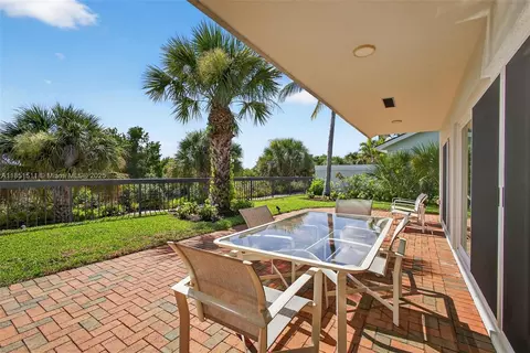 Exterior - 257 Ridge Rd, Jupiter, FL 33477 photo 11 of 21