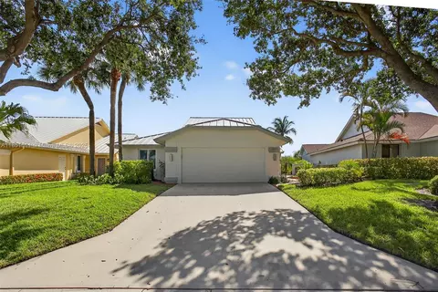 Exterior - 257 Ridge Rd, Jupiter, FL 33477 photo 5 of 21