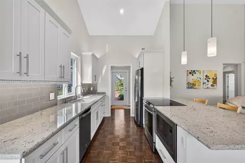 Kitchen - 257 Ridge Rd, Jupiter, FL 33477 photo 2 of 7