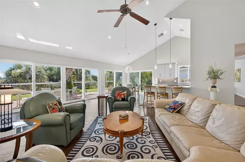 Living - 257 Ridge Rd, Jupiter, FL 33477 photo 4 of 4