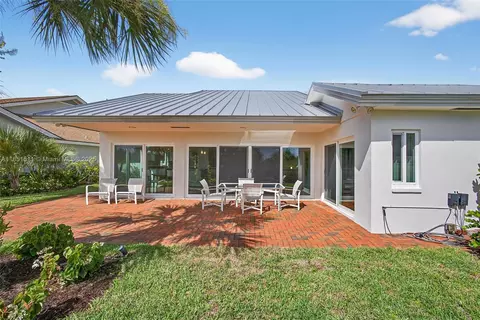 Exterior - 257 Ridge Rd, Jupiter, FL 33477 photo 17 of 21