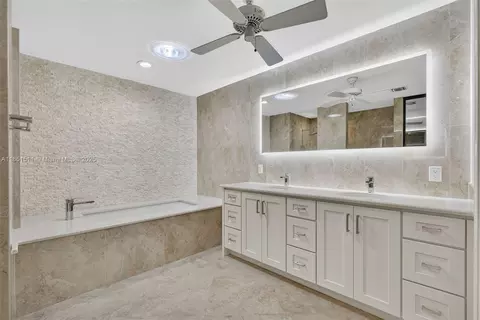 Bath - 257 Ridge Rd, Jupiter, FL 33477 photo 2 of 5