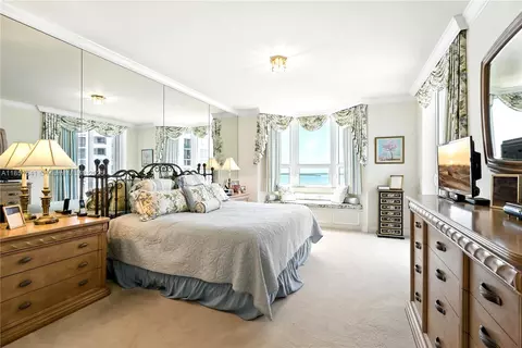 Bedroom - 808 Brickell Key Dr #1008, Miami, FL 33131 photo 1 of 5
