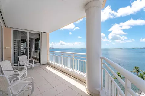 Exterior - 808 Brickell Key Dr #1008, Miami, FL 33131 photo 1 of 8