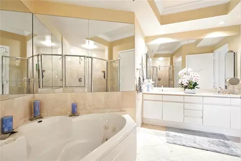 Bath - 808 Brickell Key Dr #1008, Miami, FL 33131 photo 1 of 3