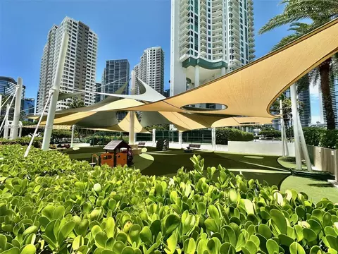 Exterior - 808 Brickell Key Dr #1008, Miami, FL 33131 photo 8 of 8