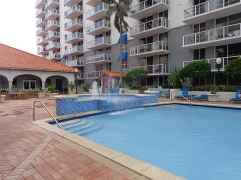 5091 NW 7th St #711, Miami, FL 33126