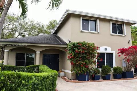 11 NE 151st St, Miami, FL 33162