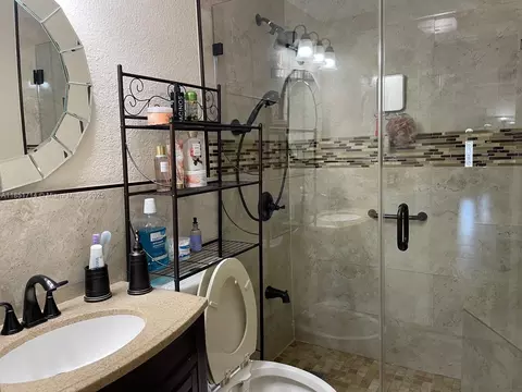 Bath - 1847 W 2nd Ave, Hialeah, FL 33010 photo 2 of 2