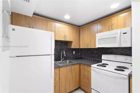 8005 W 6th Ave #A, Hialeah, FL 33014 photo 6