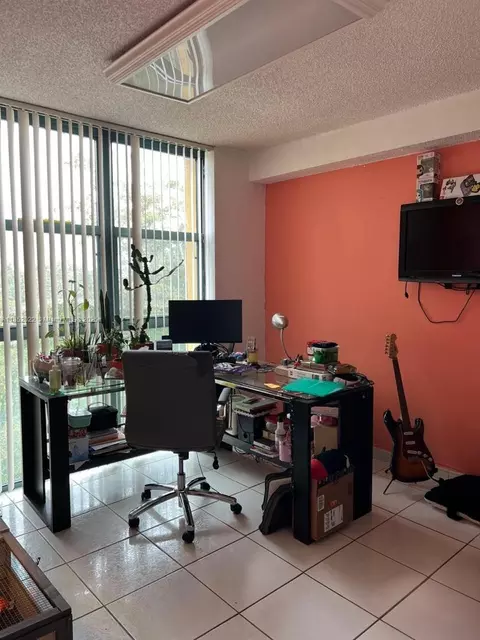 11780 SW 18th St #2, Miami, FL 33175
