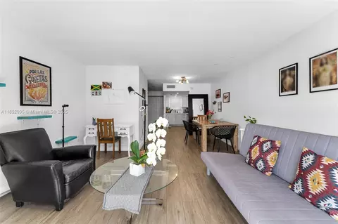 20 NW 87th Ave #A204, Miami, FL 33172