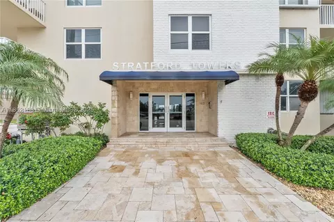 1401 S Ocean Dr #PH2, Hollywood, FL 33019