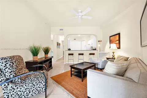 3500 Oaks Clubhouse Dr #101, Pompano Beach, FL 33069