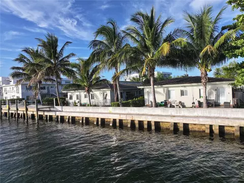 2200 Bay Dr #3, Miami Beach, FL 33141